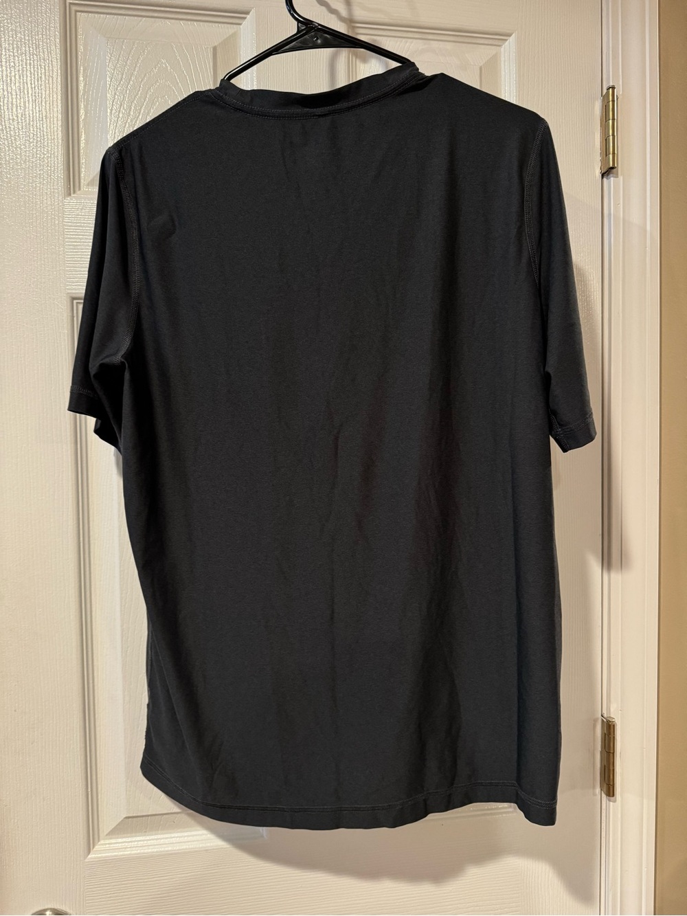 Vuori Men's Short-Sleeve Uluwatu 2.0 Water Tee Medium - Picture 6 of 7